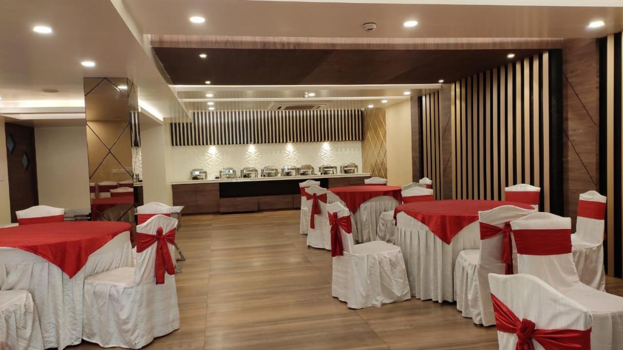 Hotel Poseidon Inn Lucknow Exterior foto